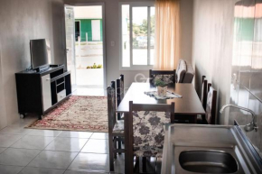 Apartamentos da Palmeira 01 4 adultos e 2 crianças